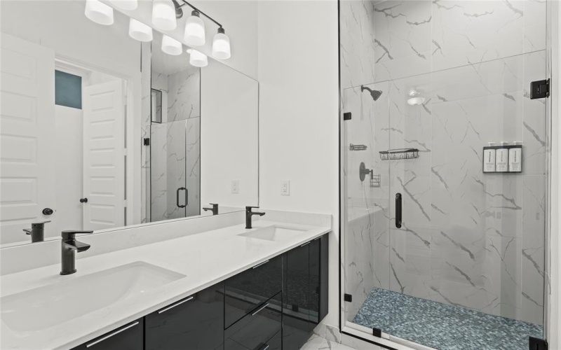 4314 Roseland Avenue #106, Dallas, TX 75204, 3 Bedrooms Bedrooms, ,2 BathroomsBathrooms,Residential,For Sale,4314 Roseland Avenue,0,21006346