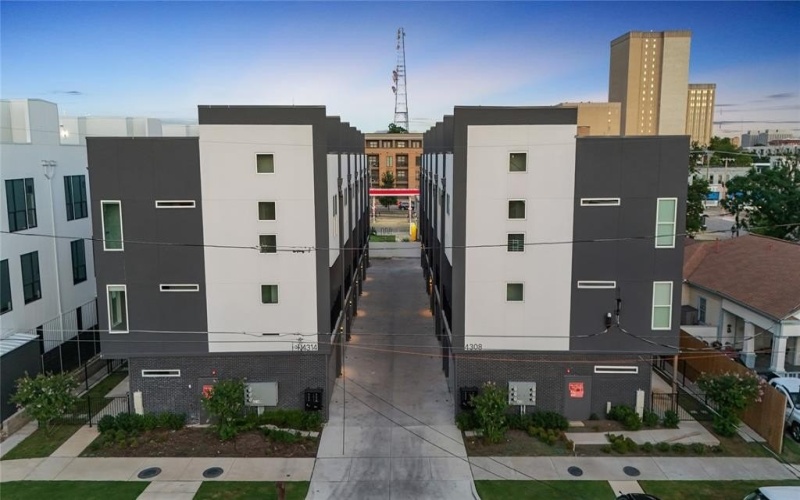 4314 Roseland Avenue #106, Dallas, TX 75204, 3 Bedrooms Bedrooms, ,2 BathroomsBathrooms,Residential,For Sale,4314 Roseland Avenue,0,21006346