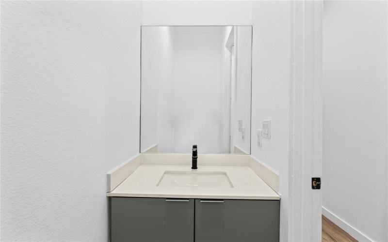 4314 Roseland Avenue #106, Dallas, TX 75204, 3 Bedrooms Bedrooms, ,2 BathroomsBathrooms,Residential,For Sale,4314 Roseland Avenue,0,21006346