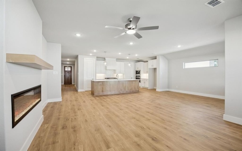 4704 Tippett Drive, McKinney, TX 75071, 3 Habitaciones Habitaciones , ,2 BañosBaños,Residential,En Venta,4704 Tippett Drive,0,21006469