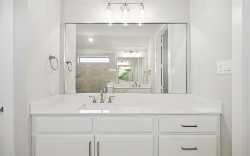 4704 Tippett Drive, McKinney, TX 75071, 3 Habitaciones Habitaciones , ,2 BañosBaños,Residential,En Venta,4704 Tippett Drive,0,21006469