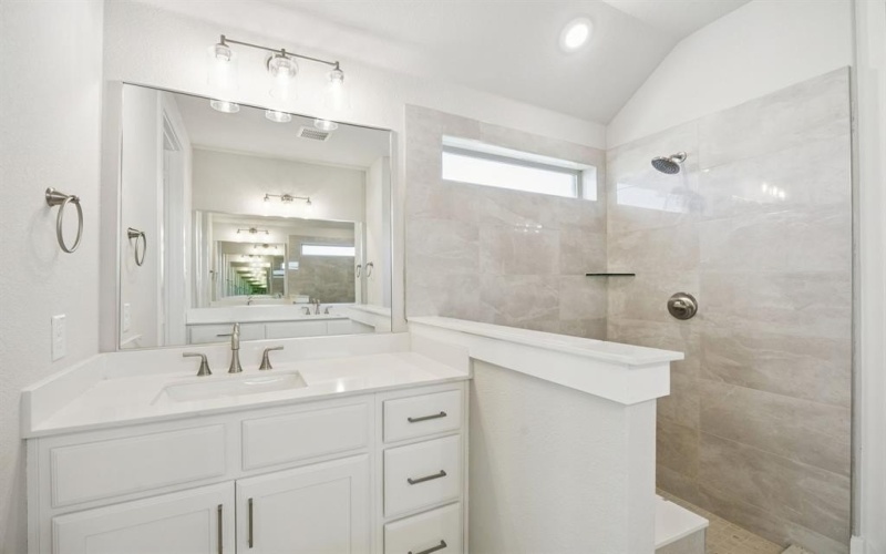 4704 Tippett Drive, McKinney, TX 75071, 3 Habitaciones Habitaciones , ,2 BañosBaños,Residential,En Venta,4704 Tippett Drive,0,21006469