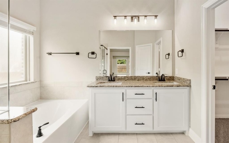 104 Saddlewood Trail, Commerce, TX 75428, 4 Bedrooms Bedrooms, ,3 BathroomsBathrooms,Residential,For Sale,104 Saddlewood Trail,0,21006484