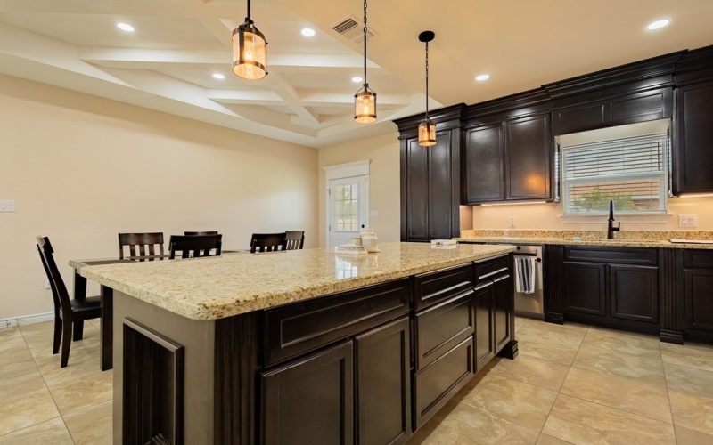 68 Sunday Ct, Uvalde, TX 78801, 3 Habitaciones Habitaciones , ,2 BañosBaños,Residential,En Venta,68 Sunday Ct,81461