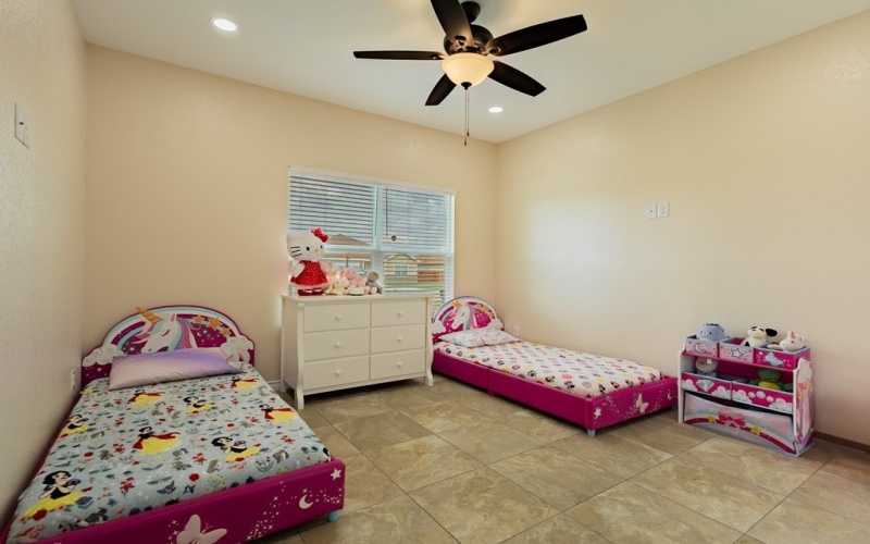 68 Sunday Ct, Uvalde, TX 78801, 3 Habitaciones Habitaciones , ,2 BañosBaños,Residential,En Venta,68 Sunday Ct,81461