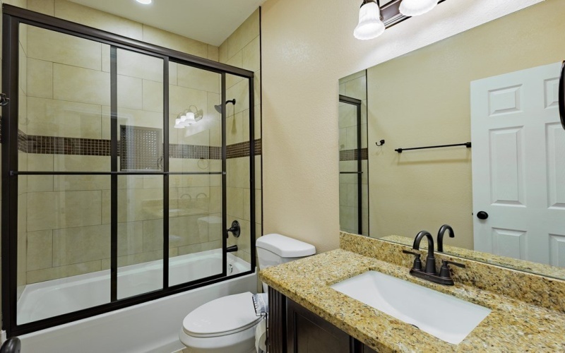 68 Sunday Ct, Uvalde, TX 78801, 3 Habitaciones Habitaciones , ,2 BañosBaños,Residential,En Venta,68 Sunday Ct,81461