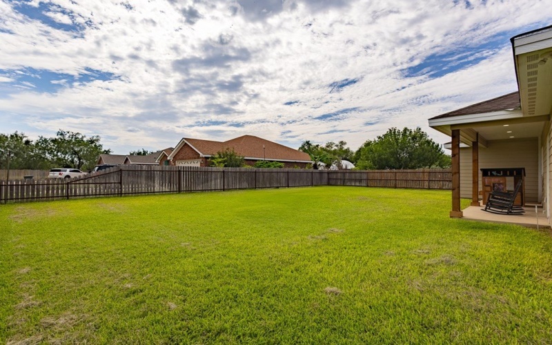 68 Sunday Ct, Uvalde, TX 78801, 3 Habitaciones Habitaciones , ,2 BañosBaños,Residential,En Venta,68 Sunday Ct,81461