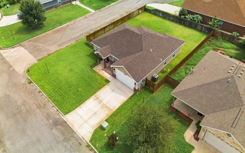 68 Sunday Ct, Uvalde, TX 78801, 3 Habitaciones Habitaciones , ,2 BañosBaños,Residential,En Venta,68 Sunday Ct,81461