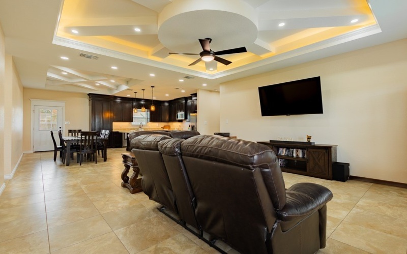 68 Sunday Ct, Uvalde, TX 78801, 3 Habitaciones Habitaciones , ,2 BañosBaños,Residential,En Venta,68 Sunday Ct,81461