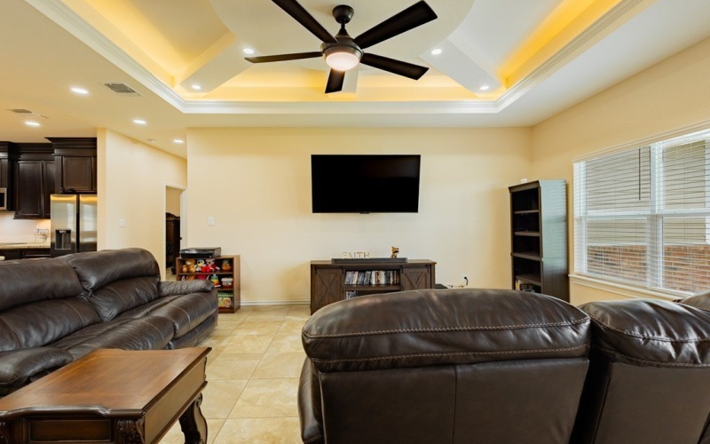 68 Sunday Ct, Uvalde, TX 78801, 3 Habitaciones Habitaciones , ,2 BañosBaños,Residential,En Venta,68 Sunday Ct,81461