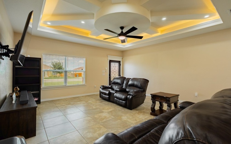 68 Sunday Ct, Uvalde, TX 78801, 3 Habitaciones Habitaciones , ,2 BañosBaños,Residential,En Venta,68 Sunday Ct,81461