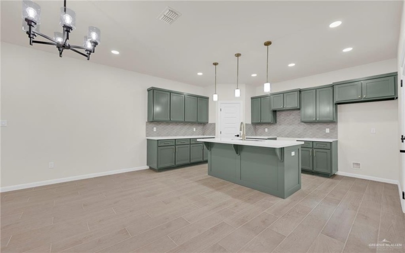 3504 E Mcgrady Street, Edinburg, TX 78542, 3 Habitaciones Habitaciones , ,2 BañosBaños,Residential,En Venta,3504 E Mcgrady Street,476434