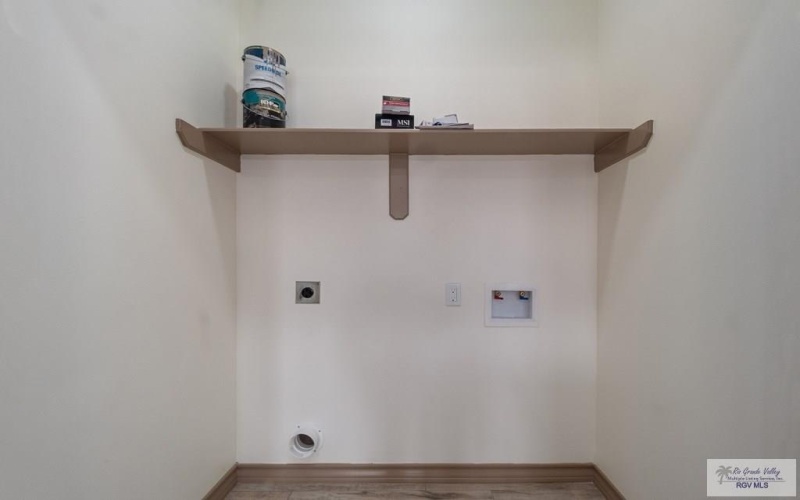 733 THORNTON LN, BROWNSVILLE, TX 78521, 3 Habitaciones Habitaciones , ,2 BañosBaños,Residential,En Venta,733 THORNTON LN,29766959