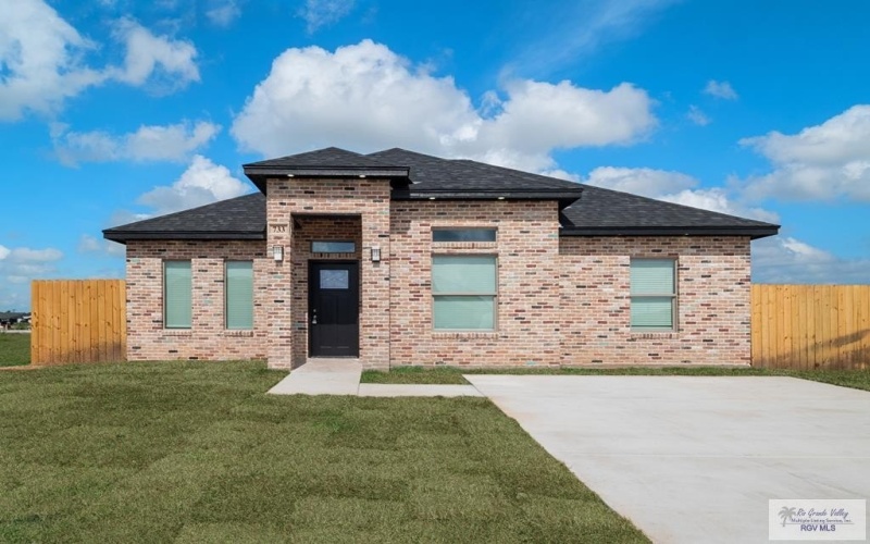 733 THORNTON LN, BROWNSVILLE, TX 78521, 3 Habitaciones Habitaciones , ,2 BañosBaños,Residential,En Venta,733 THORNTON LN,29766959