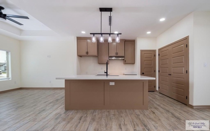 733 THORNTON LN, BROWNSVILLE, TX 78521, 3 Habitaciones Habitaciones , ,2 BañosBaños,Residential,En Venta,733 THORNTON LN,29766959