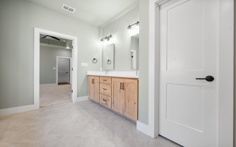 2910 134th Street, Lubbock, TX 79423, 4 Habitaciones Habitaciones , ,2 BañosBaños,Residential,En Venta,2910 134th Street,202558080