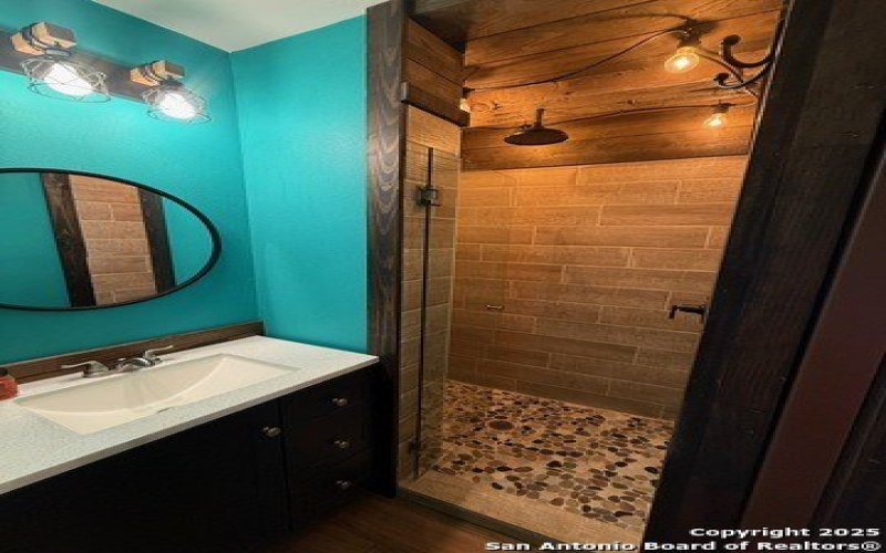 190 Oakridge, Canyon Lake, TX 78133, 2 Habitaciones Habitaciones , ,1 BañoBaños,Residential,En Venta,190 Oakridge,1885822