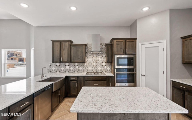 100 Dawson Street, Sunland Park, NM 88063, 5 Habitaciones Habitaciones , ,3 BañosBaños,Residential,En Venta,100 Dawson Street,905334