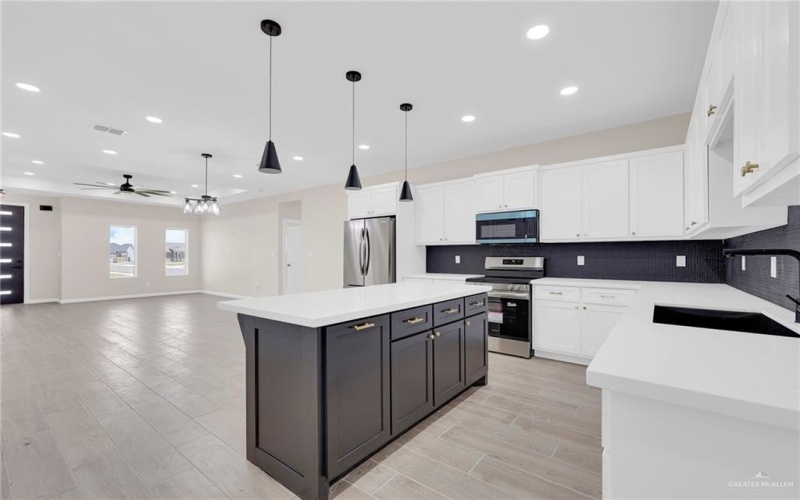 4120 S Kemp Avenue, Edinburg, TX 78542, 3 Habitaciones Habitaciones , ,2 BañosBaños,Residential,En Venta,4120 S Kemp Avenue,476435