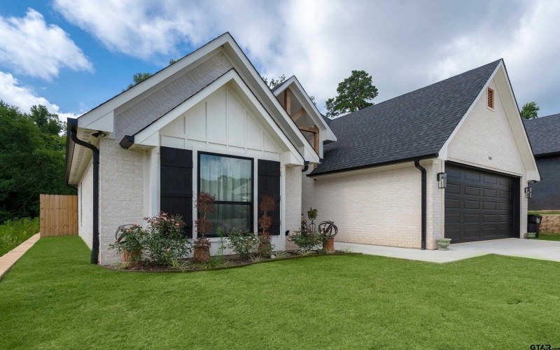 4508 Lone Oak Ln., Longview, TX 75605, 3 Bedrooms Bedrooms, ,2 BathroomsBathrooms,Residential,For Sale,4508 Lone Oak Ln.,0,25011070