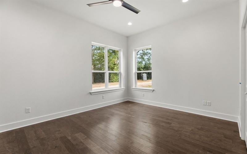 1100 S Main Street, Lindale, TX 75771, 4 Bedrooms Bedrooms, ,2 BathroomsBathrooms,Residential,For Sale,1100 S Main Street,0,21004113