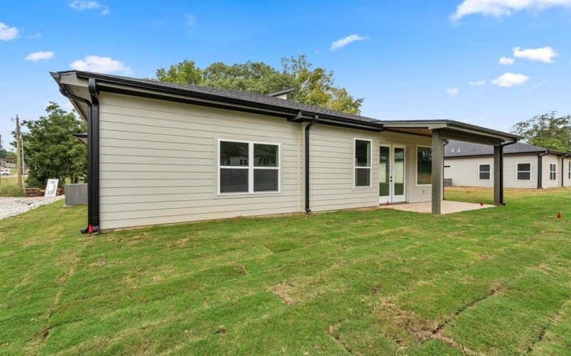 1100 S Main Street, Lindale, TX 75771, 4 Bedrooms Bedrooms, ,2 BathroomsBathrooms,Residential,For Sale,1100 S Main Street,0,21004113