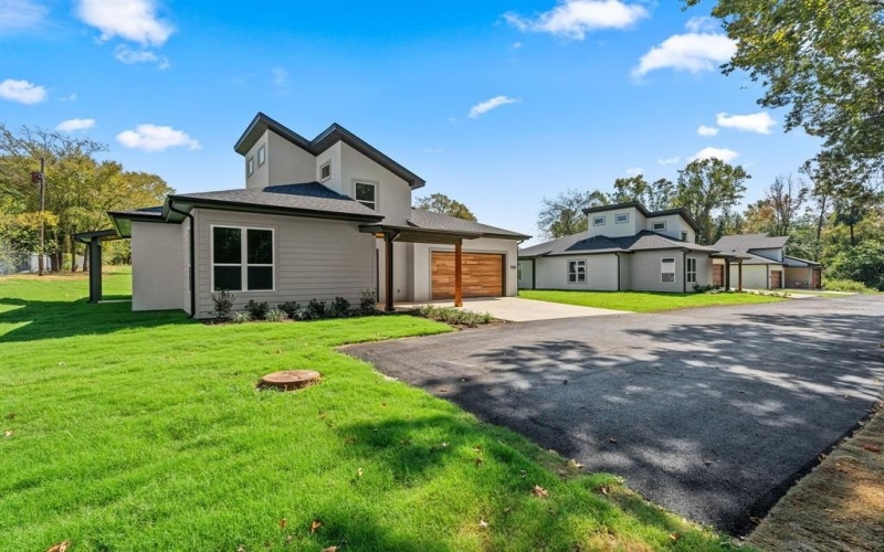 1100 S Main Street, Lindale, TX 75771, 4 Bedrooms Bedrooms, ,2 BathroomsBathrooms,Residential,For Sale,1100 S Main Street,0,21004113
