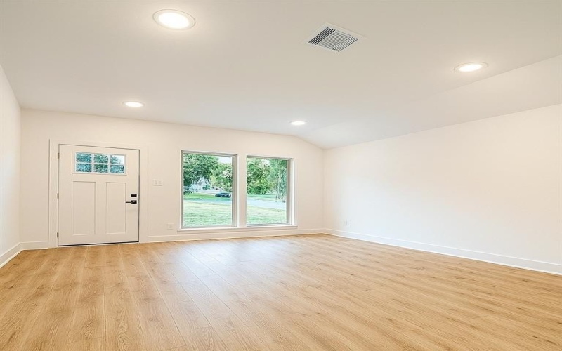 5401 Helmick Avenue, Fort Worth, TX 76107, 3 Bedrooms Bedrooms, ,2 BathroomsBathrooms,Residential,For Sale,5401 Helmick Avenue,21006609