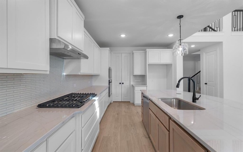 940 Pelotazo Avenue, Fort Worth, TX 76247, 5 Habitaciones Habitaciones , ,3 BañosBaños,Residential,En Venta,940 Pelotazo Avenue,0,21006676