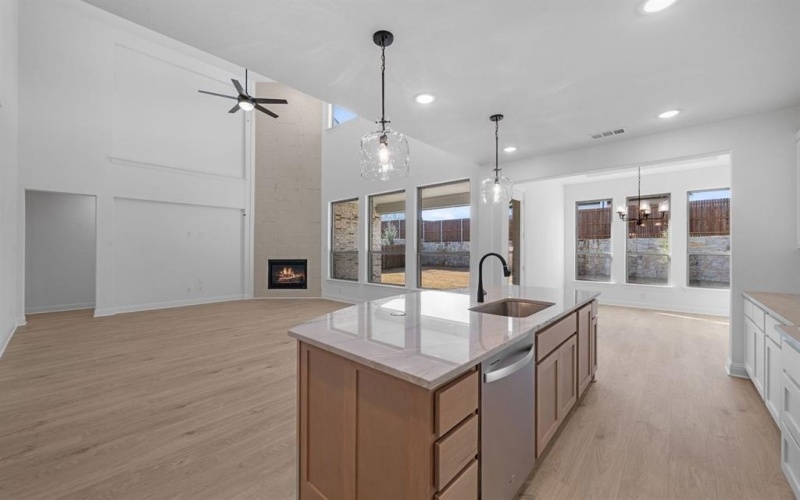 940 Pelotazo Avenue, Fort Worth, TX 76247, 5 Habitaciones Habitaciones , ,3 BañosBaños,Residential,En Venta,940 Pelotazo Avenue,0,21006676