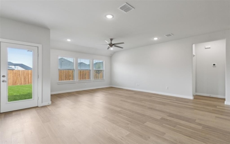 330 Arcane Street, Greenville, TX 75402, 3 Habitaciones Habitaciones , ,2 BañosBaños,Residential,En Venta,330 Arcane Street,0,21006688
