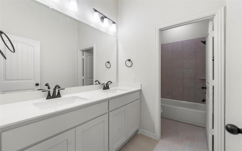 13 Louis Road, Sherman, TX 75090, 4 Habitaciones Habitaciones , ,3 BañosBaños,Residential,En Venta,13 Louis Road,0,21006842