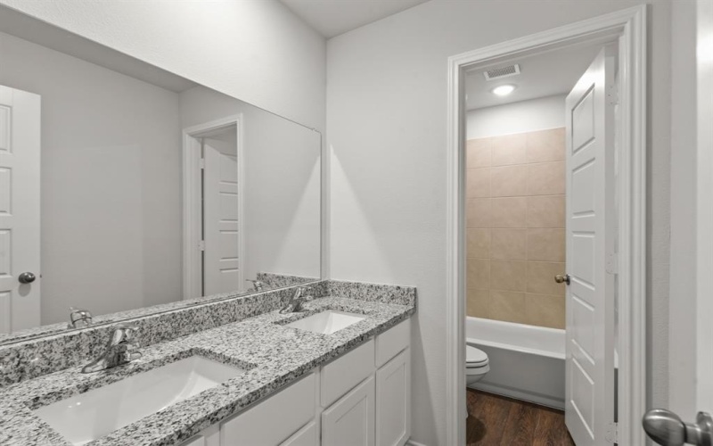135 Lost Oak Drive, Cleburne, TX 76031, 3 Habitaciones Habitaciones , ,2 BañosBaños,Residential,En Venta,135 Lost Oak Drive,21006972