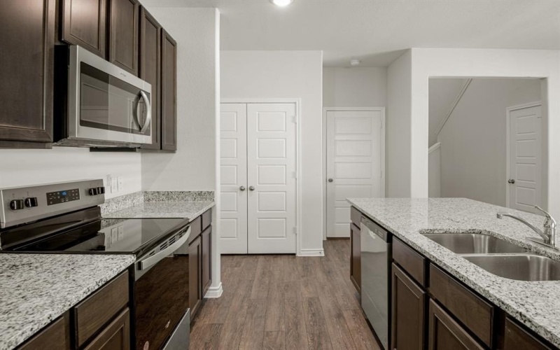 7809 White Spruce Lane, Fort Worth, TX 76123, 4 Habitaciones Habitaciones , ,2 BañosBaños,Residential,En Venta,7809 White Spruce Lane,21007126