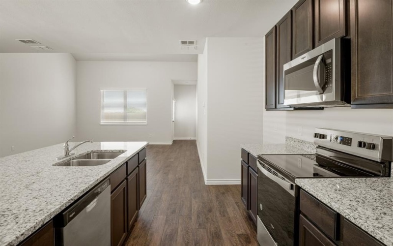7809 White Spruce Lane, Fort Worth, TX 76123, 4 Habitaciones Habitaciones , ,2 BañosBaños,Residential,En Venta,7809 White Spruce Lane,21007126