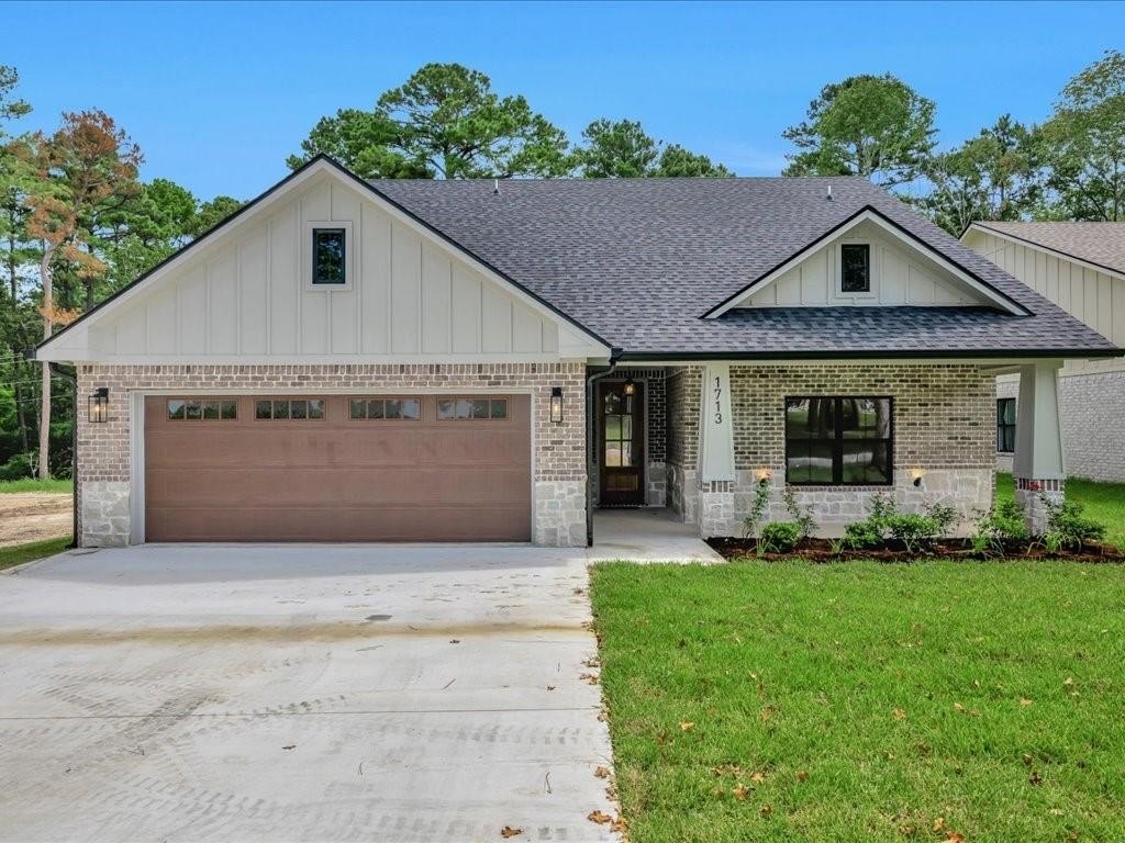 1713 Champions Drive, Lufkin, TX 75901, 3 Habitaciones Habitaciones , ,2 BañosBaños,Residential,En Venta,1713 Champions Drive,21007159