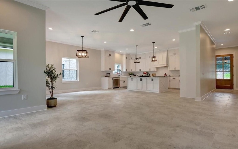 1713 Champions Drive, Lufkin, TX 75901, 3 Habitaciones Habitaciones , ,2 BañosBaños,Residential,En Venta,1713 Champions Drive,21007159