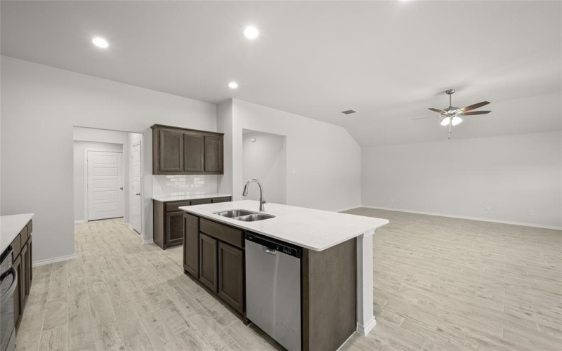 2631 Streamside, Burleson, TX 76028, 4 Bedrooms Bedrooms, ,3 BathroomsBathrooms,Residential,For Sale,2631 Streamside,0,21007260