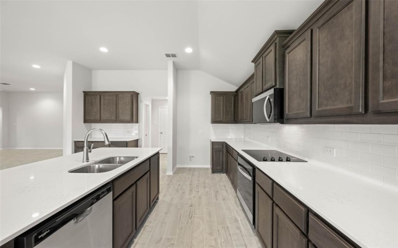 2637 Streamside, Burleson, TX 76028, 4 Habitaciones Habitaciones , ,2 BañosBaños,Residential,En Venta,2637 Streamside,0,21007319