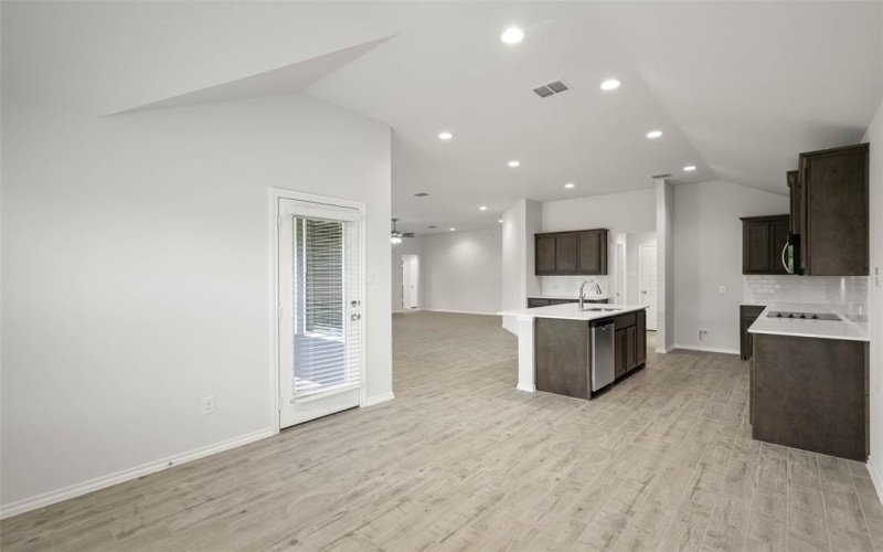 2637 Streamside, Burleson, TX 76028, 4 Habitaciones Habitaciones , ,2 BañosBaños,Residential,En Venta,2637 Streamside,0,21007319