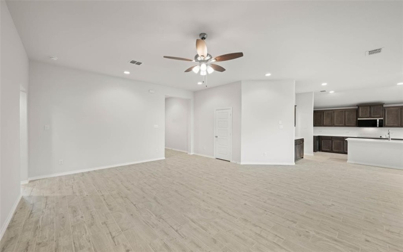 2637 Streamside, Burleson, TX 76028, 4 Habitaciones Habitaciones , ,2 BañosBaños,Residential,En Venta,2637 Streamside,0,21007319