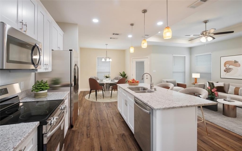 2320 Creekview Drive, Granbury, TX 76048, 3 Bedrooms Bedrooms, ,2 BathroomsBathrooms,Residential,For Sale,2320 Creekview Drive,21007400