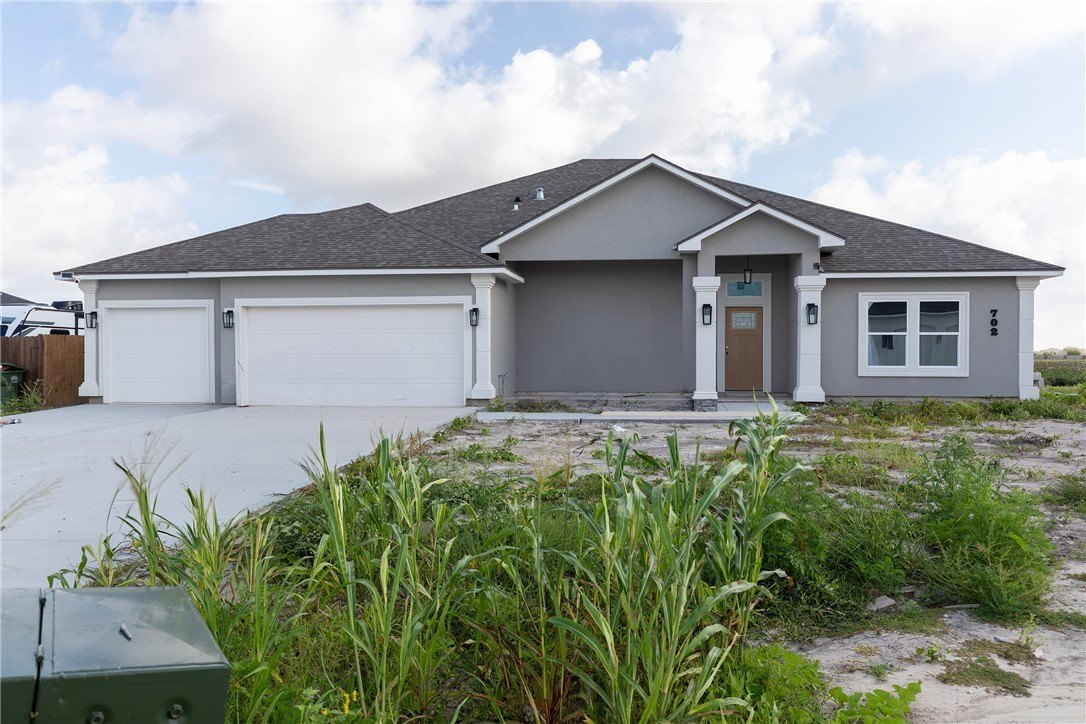 702 Mama Fefi Drive, Corpus Christi, TX 78414, 4 Bedrooms Bedrooms, ,3 BathroomsBathrooms,Residential,For Sale,702 Mama Fefi Drive,0,462222