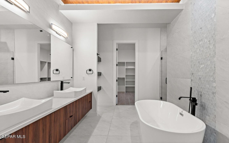 5532 Ventana del Sol Drive, El Paso, TX 79912, 4 Habitaciones Habitaciones , ,6 BañosBaños,Residential,En Venta,5532 Ventana del Sol Drive,0,926905