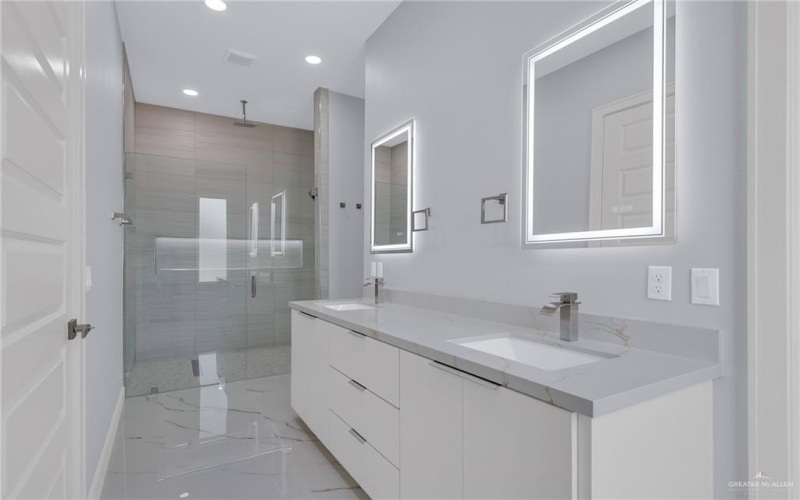 9900 N 24th Street, McAllen, TX 78504, 3 Habitaciones Habitaciones , ,2 BañosBaños,Residential,En Venta,9900 N 24th Street,476382