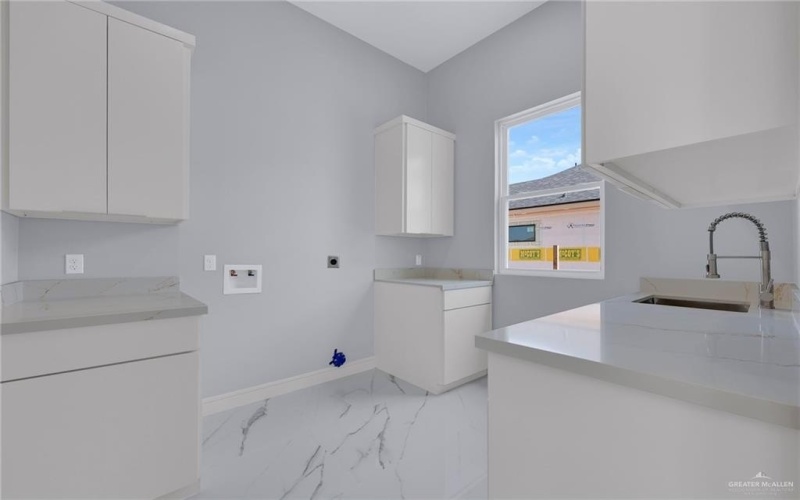 9900 N 24th Street, McAllen, TX 78504, 3 Habitaciones Habitaciones , ,2 BañosBaños,Residential,En Venta,9900 N 24th Street,476382