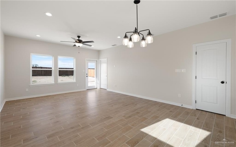 113 San Antonio Drive, Weslaco, TX 78599, 3 Habitaciones Habitaciones , ,2 BañosBaños,Residential,En Venta,113 San Antonio Drive,476387