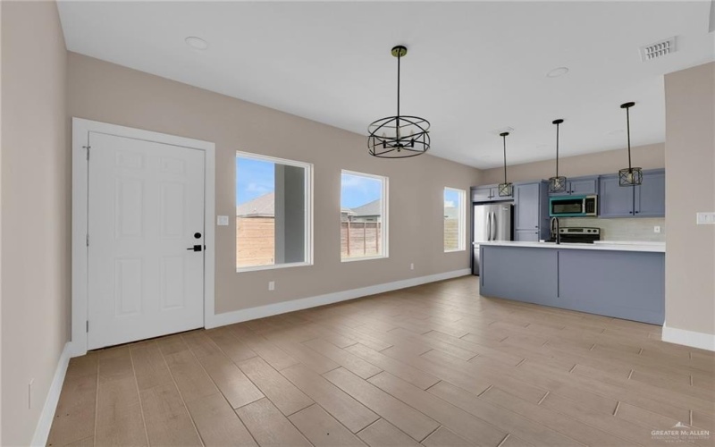 3925 S Mullin Avenue, Edinburg, TX 78542, 3 Habitaciones Habitaciones , ,2 BañosBaños,Residential,En Venta,3925 S Mullin Avenue,476440