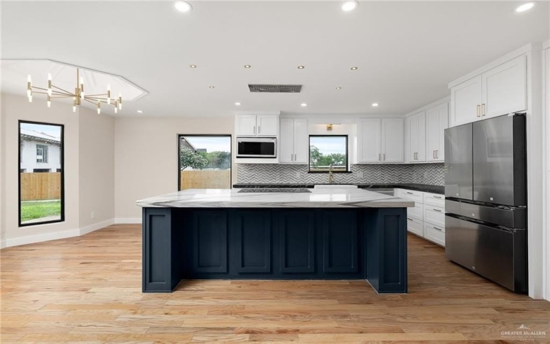 12304 Lakeview Drive, Edinburg, TX 78541, 4 Habitaciones Habitaciones , ,3 BañosBaños,Residential,En Venta,12304 Lakeview Drive,476622