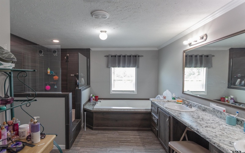 5288 PR 4084, Gilmer, TX 75644, 4 Bedrooms Bedrooms, ,3 BathroomsBathrooms,Residential,For Sale,5288 PR 4084,25011108